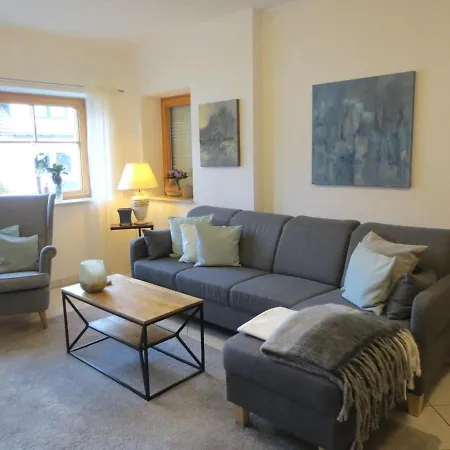 Holiday Flat With Idyllic Garden In Daun Zewnętrze zdjęcie