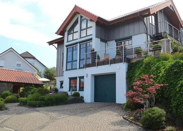 Holiday Flat With Idyllic Garden In Daun