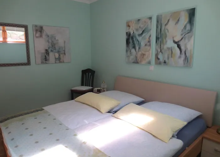 Holiday Flat With Idyllic Garden In Daun