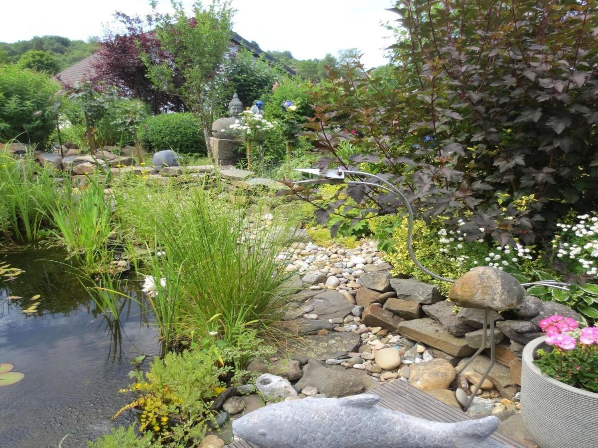 Flat With Idyllic Garden In Appartement Daun